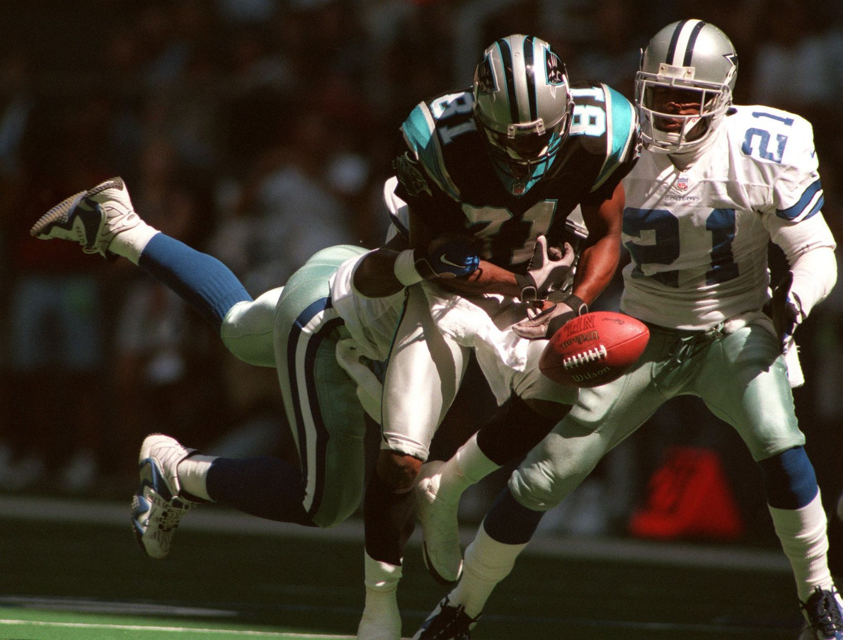 PASS CATCH FOOTBALL FUMBLE RECEIVER PROFESSIONAL ATHLETE